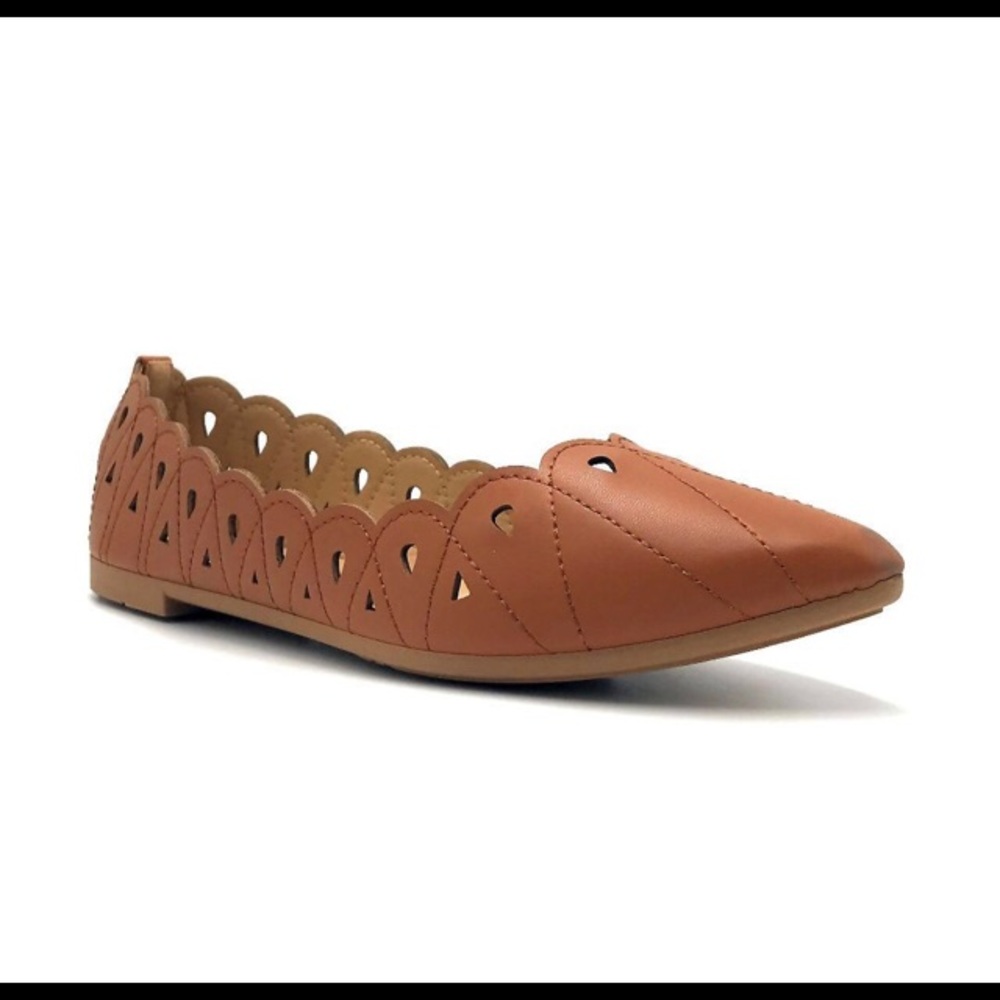 All new tan scalloped flats - Picture 12 of 12